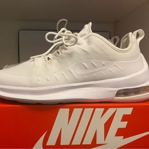 Nike Air Max Axis White Size 8